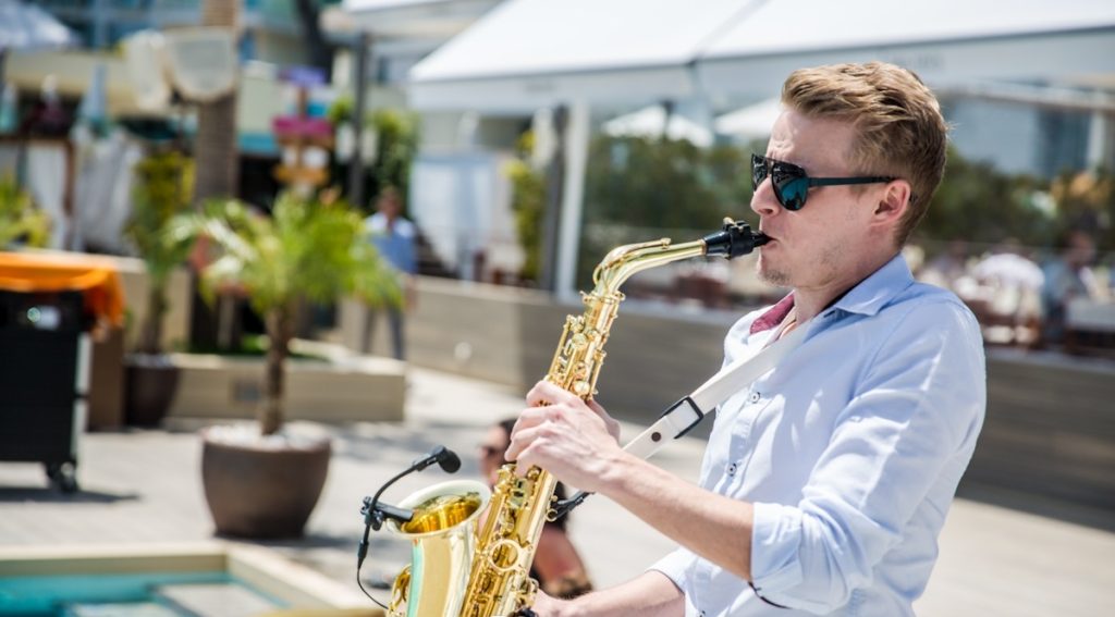 DEESAXX - BURYSAX - SAXOPHONIST - Artists for your events